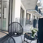 Deluxe Cracow Arianska By Renters *